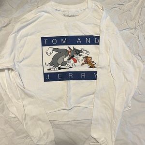 Graphic Tee. Long sleeve crop top.